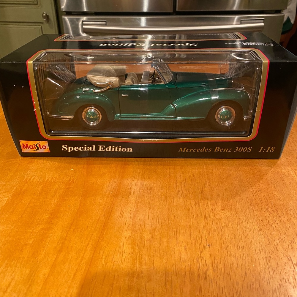 Maisto 1955 Convertible Mercedes 300S